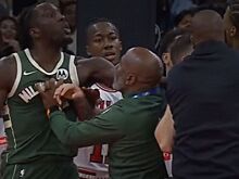 Игроки «Чикаго» и «Милуоки» устроили потасовку, сбив с ног арбитра