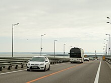 В очереди перед Крымским мостом в сторону Кубани скопилось более 1500 автомобилей