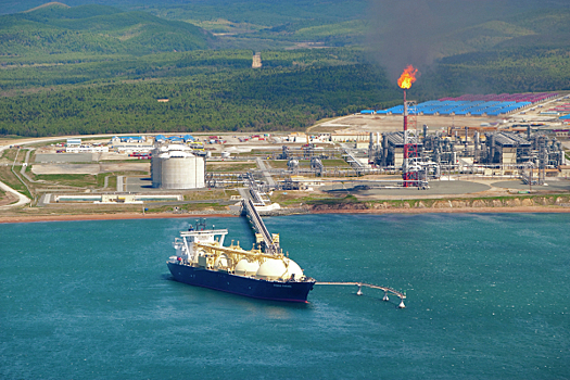 «Поворот на Восток»: Эксперты поспорили о падении нефтегазовых регионов в 2023 году