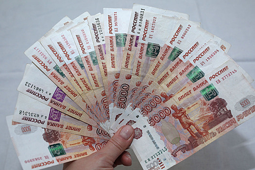 С 1 октября 5 миллионов бюджетников получат прибавку к жалованию