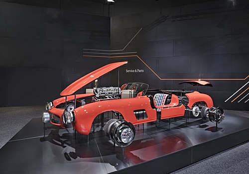 Mercedes-Benz начал делать кузовные панели для 61-летнего спорткара