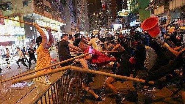 Госдеп США поймали на общении с оппозицией в Гонконге