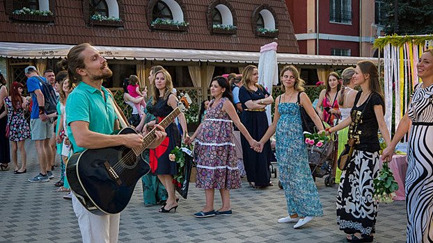 Жительниц Воронежа позвали на флешмоб женственности