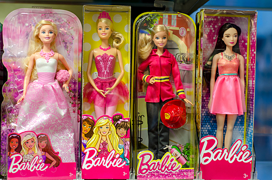 Производителю кукол Барби предложили выпустить однополую пару игрушек