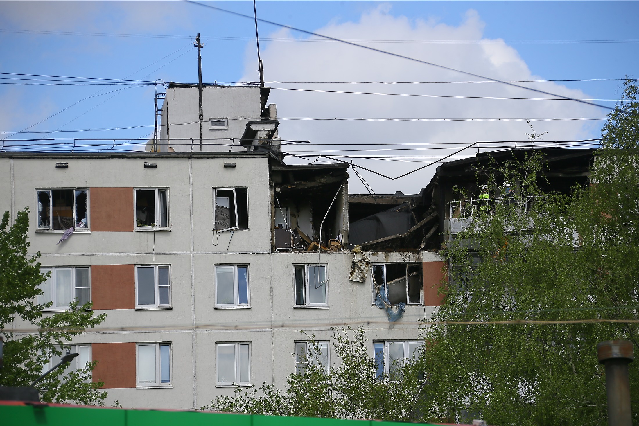 Появилось видео из разрушенной взрывом квартиры в Москве