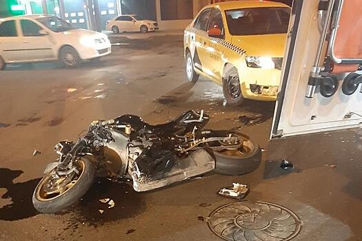 В Краснодаре сбитого таксистом мотоциклиста доставили в больницу