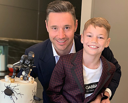 Хоккеист Илья Ковальчук поздравил сына с 9-летием и показал необычный праздничный торт