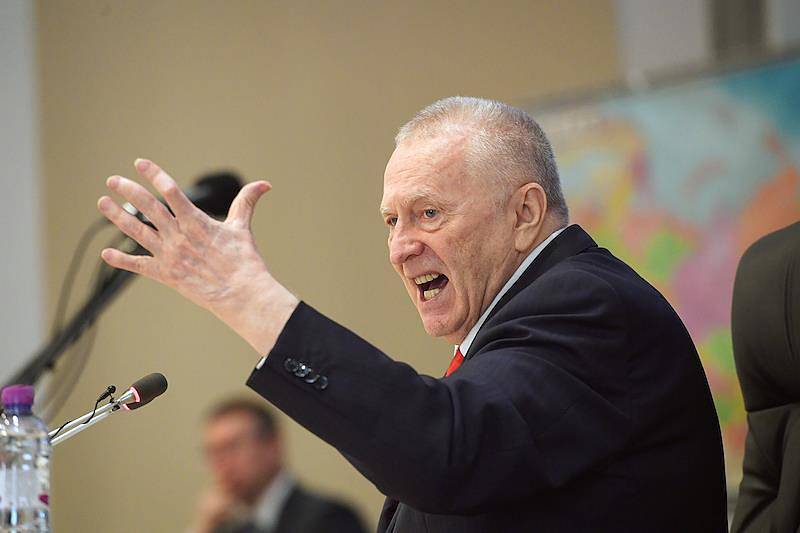 Коллега Жириновского рассказал о брюках будущего доктора наук, которые сжег основатель ЛДПР