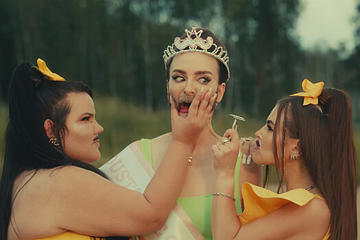 Ильич из Little Big сбрил усы в новом клипе с победительницей "Евровидения"