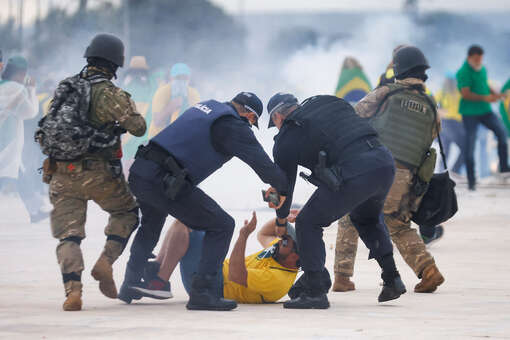 Минобороны Бразилии отрицает причастность военных к погромам в столице 8 января