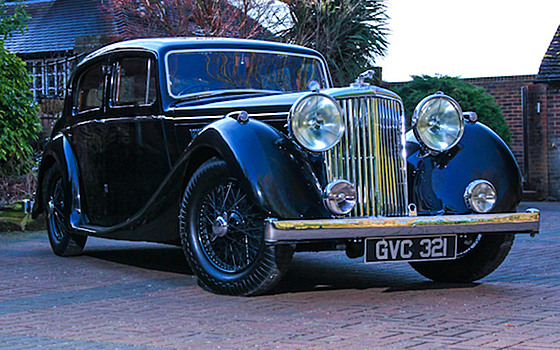 Внучки вернули в семью старинный Jaguar дедушки через 67 лет после продажи
