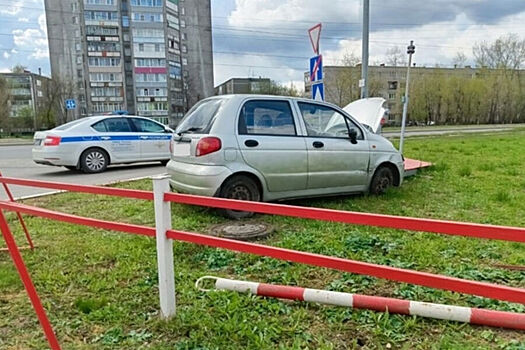 В Череповце автомобиль с мертвым водителем попал в ДТП