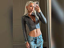 Бывшая жена Кокорина Валитова обнажила часть груди в вырезе кофты