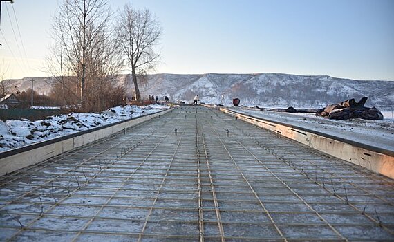 В Нижнекамске при реконструкции дамбы укладывают дорогу из морозостойкого бетона