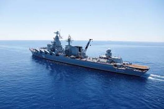 Видео: Российский крейсер отсек британский эсминец