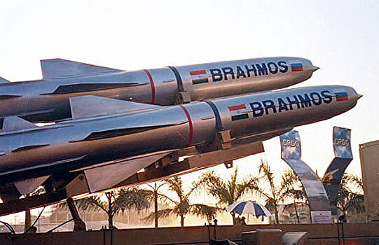 Крылатая ракета Brahmos впервые поразила наземную цель