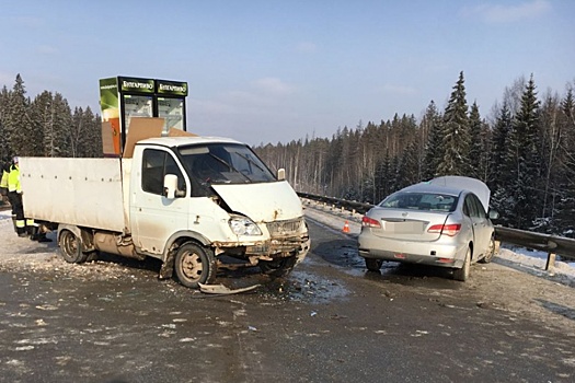 Уснул за рулем: под Краснокамском водитель Nissan въехал в Газель