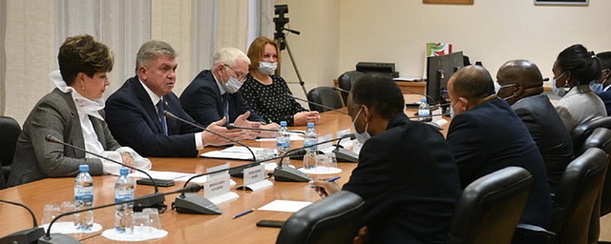 Набережные Челны и Уганда рассматривают возможность сотрудничества в сфере машиностроения