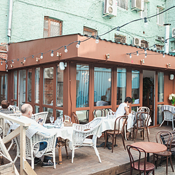 Вместо "Жан-Жака" в Лубянском проезде запустился ресторан одесской кухни "Дюк-Дюк"