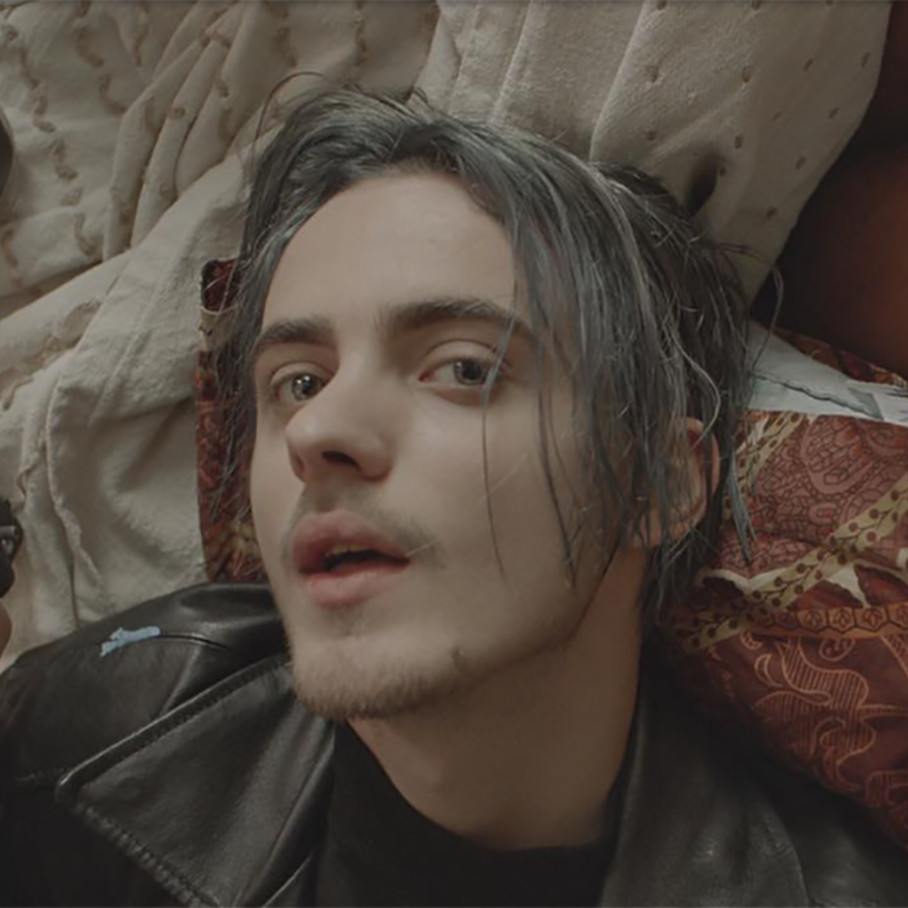 Бледный тут. Бледный 2517. Бледный 25/17. Бледный 25/17 молодой. Бледный 25/17.