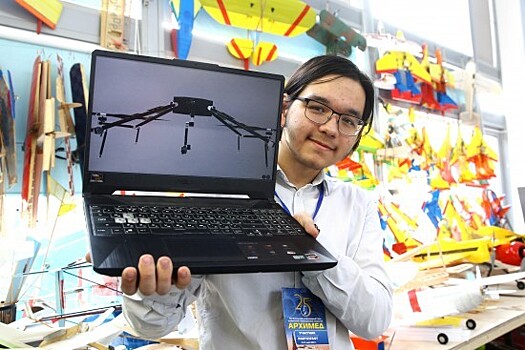 Следующая остановка – Марс. Ученик Дворца пионеров создал макет беспилотника