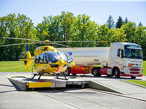 Вертолет Airbus H145 впервые совершил полет на экологически чистом топливе