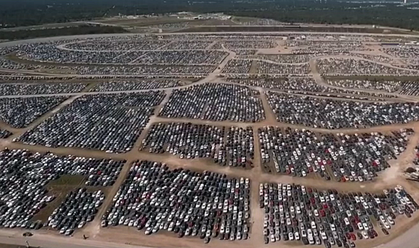 Такого вы еще не видели! Гигантское кладбище брошенных автомобилей