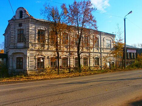 Двухэтажный особняк купца Ивана Ершова в Сарапуле вновь пытаются продать за 1 рубль