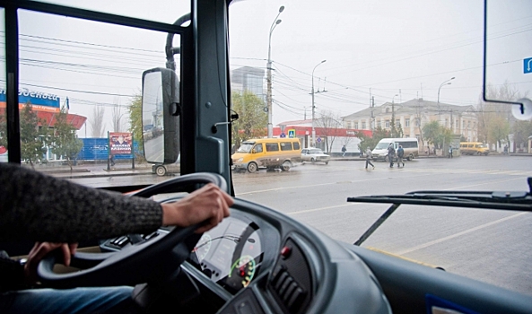 В Волгограде утром 27 декабря образовались 6-балльные пробки