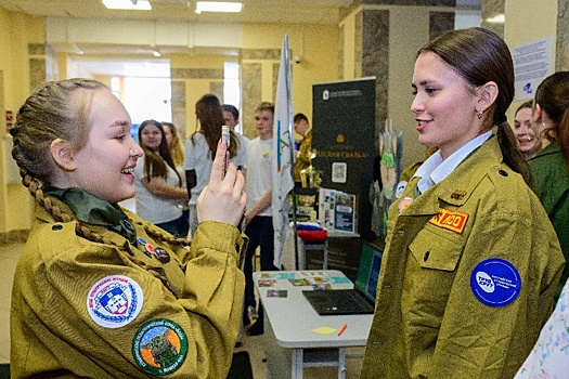 Глава Марий Эл вместе с молодежью республики отметил День Российских студотрядов