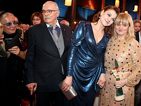 Михалкова всюду преследует бывшая любовница