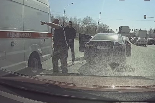 Госавтоинспекторы центра столицы привлекли к административной ответственности водителя, совершившего ДТП на Патриарших прудах