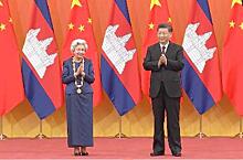 Королева-мать Камбоджи получила Орден Дружбы КНР