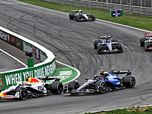 Жак Вильнев: «Штраф Сайнса – позор для ФИА. Наказания как будто раздают случайно, это смешно»