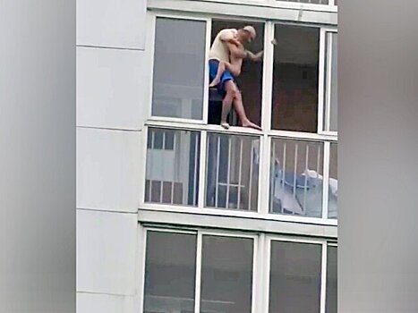 Задержанный за угрозы сбросить ребенка из окна в Иркутске рассказал о своих мотивах