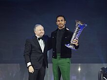 Льюис Хэмилтон получил чемпионский кубок за победу в сезоне-2018