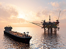Экспортеры нефти объединились с целью продать меньше, но дороже