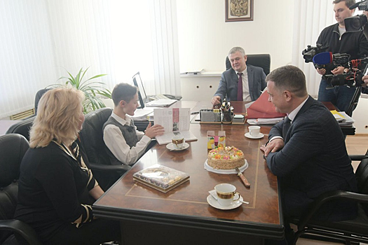 Сын героя СВО из Воронежа получил от депутата гордумы подарок к 14-летию