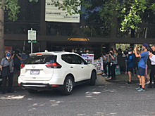 Джокович задержан до решения по апелляции о его депортации. Видео