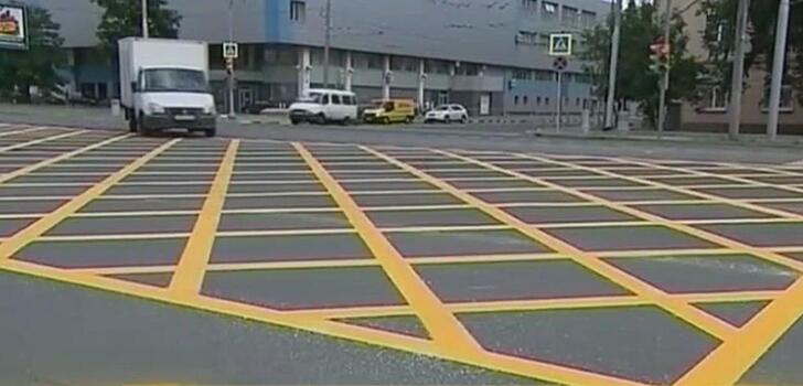 Новые правила дорожного движения накажут автохамов на перекрестках Костромы