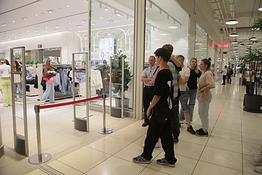 Девушка застрелила посетительницу торгового центра из-за слова «спасибо»