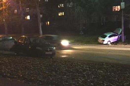 В Перми в массовой аварии пострадали два водителя