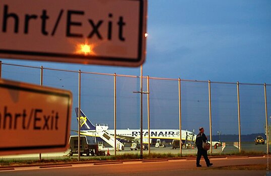 Немецкие аэропорты объявили забастовку