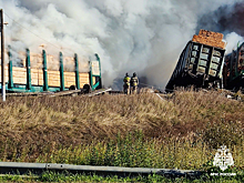 Поезд загорелся после наезда на грузовик в Смоленской области
