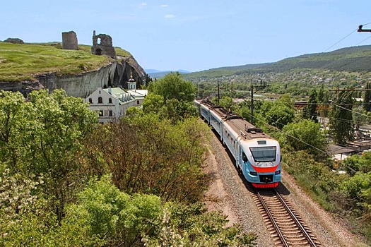 В Крыму железную дорогу перенесут подальше от Инкерманского пещерного монастыря