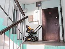 Россиянам рассказали о штрафах за коляски в подъезде