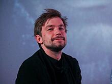Актёр Александр Петров: хочется на стадион