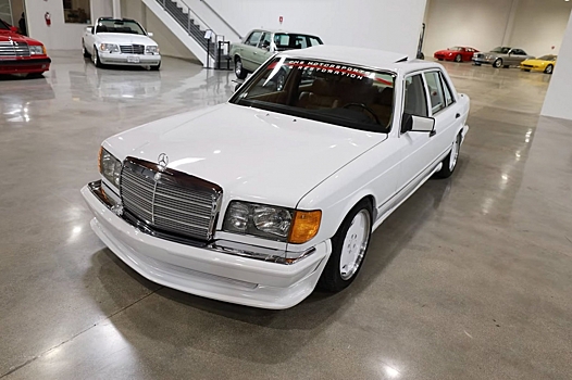 Посмотрите на шикарную коллекцию редких Mercedes 80-х и 90-х годов