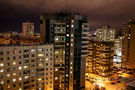 Многоквартирные избушки: как в середине 1980-х в Петербурге построили жилые высотки «на курьих ножках»