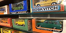 Автопром за стеклом: житель Тбилиси собрал сотни миниатюрных моделей советских авто